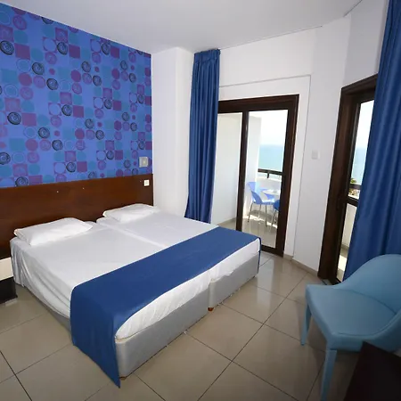 Les Palmiers Boutique & Luxury